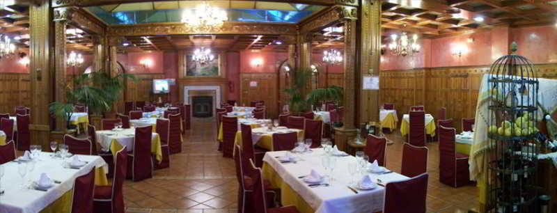 Plaza Manjon Hotel 2*