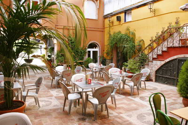 Plaza Manjon Hotel