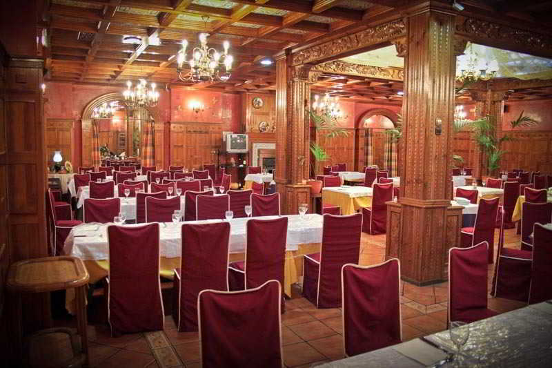 Plaza Manjon Hotel 2*