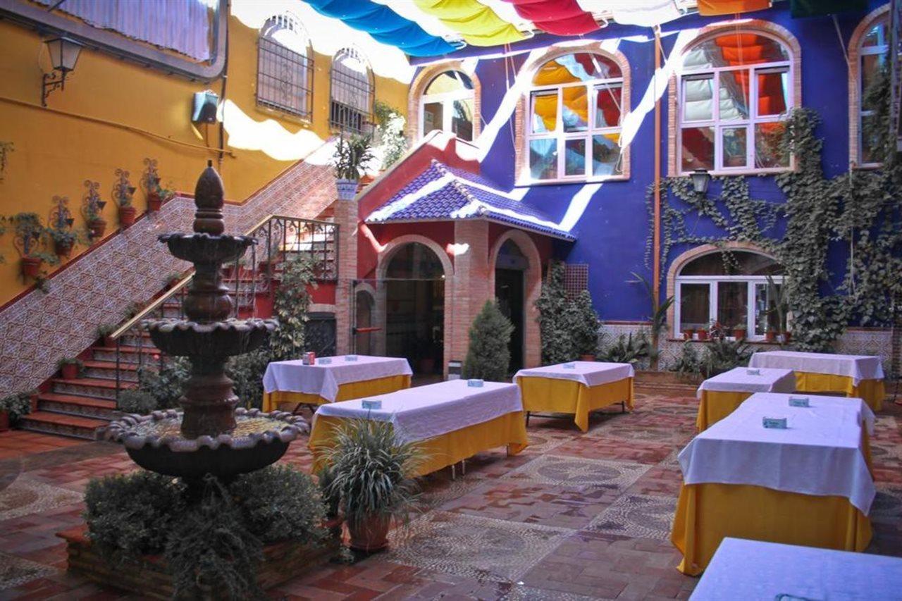 Plaza Manjon Hotel