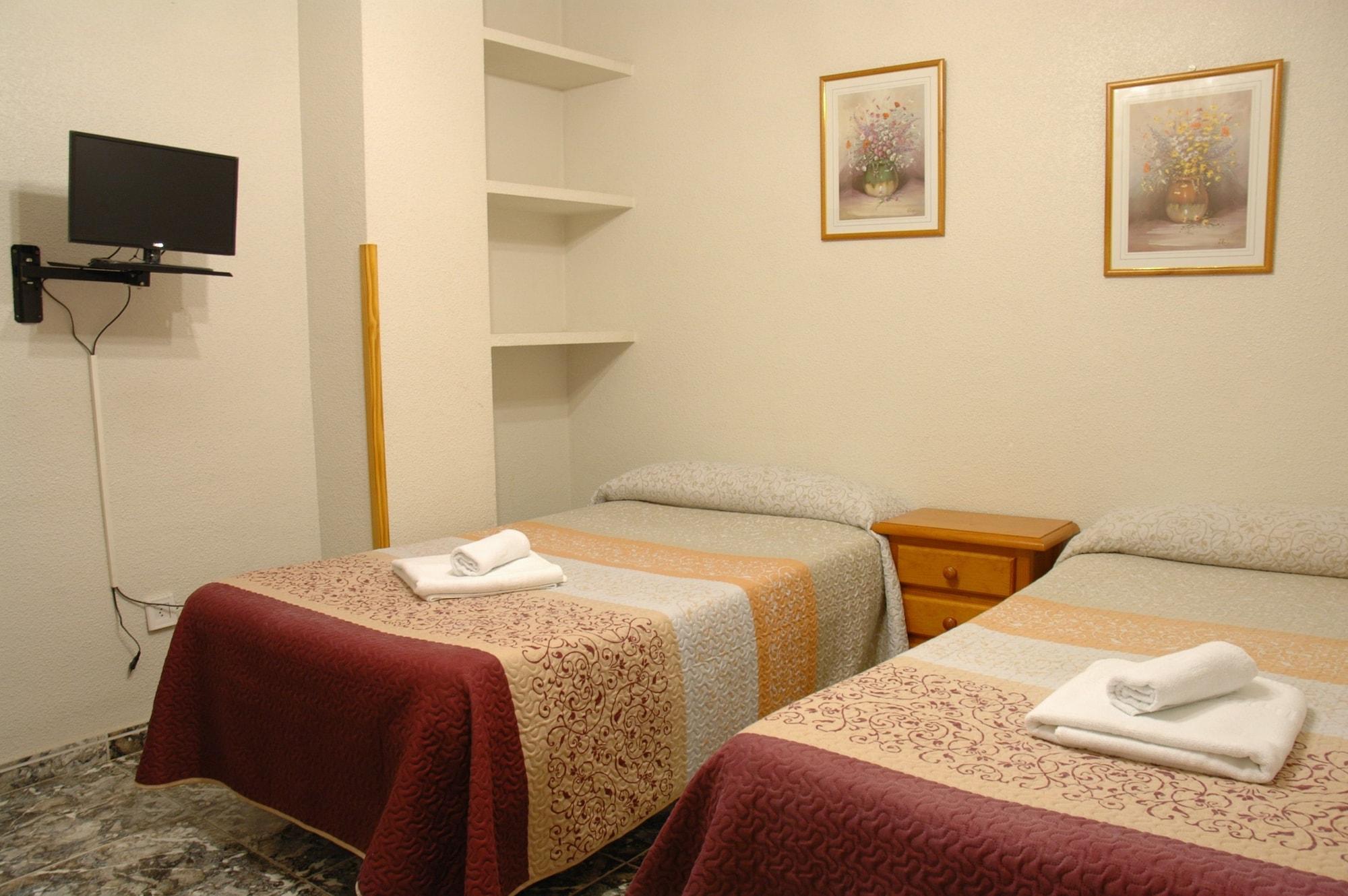 Plaza Manjon Hotel