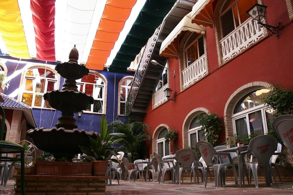 Plaza Manjon Villanueva Del Arzobispo