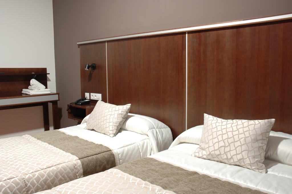 Hotel Plaza Manjon 2*